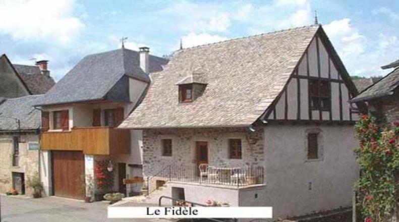 Bed and Breakfast Le Fidele Saint-Chamant Exteriér fotografie