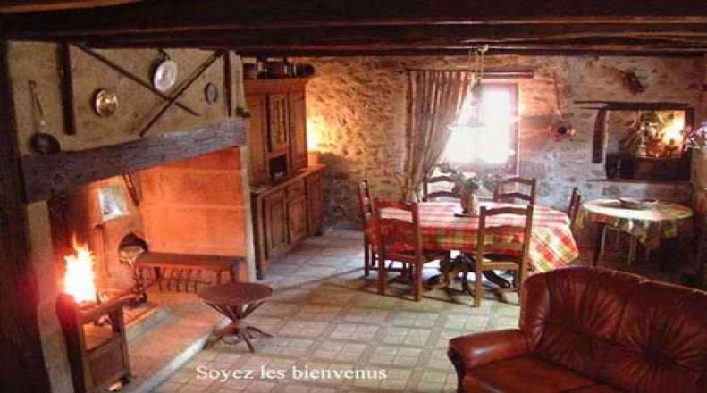 Bed and Breakfast Le Fidele Saint-Chamant Exteriér fotografie